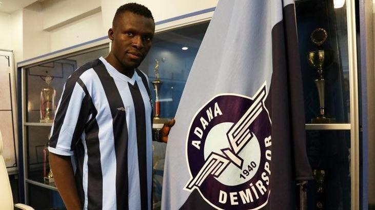 Togolu futbolcu Atakora, 1 yıllık sözleşmeye imza attı