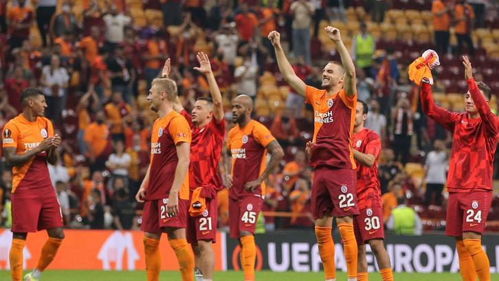 Galatasaray şimdiden yeni yıldızlarının maaşını çıkardı!