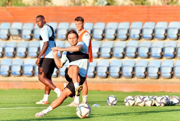 Başakşehir'de Fenerbahçe maçı hazırlıkları sürüyor