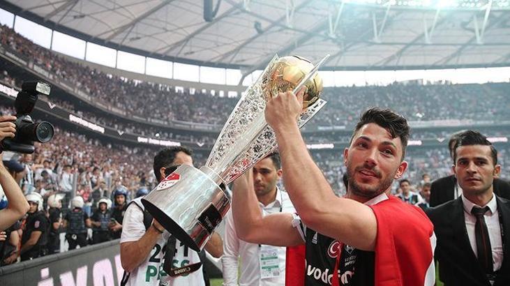 Beşiktaş Tolgay Arslan'la sözleşme yeniledi