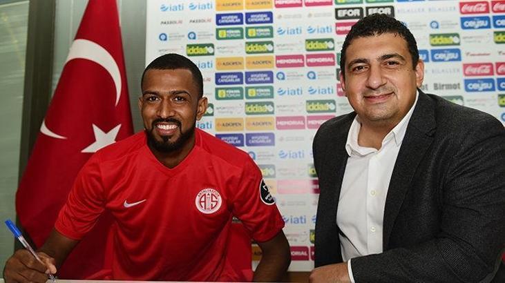 Antalyaspor Maicon ile 3 yıllık sözleşme imzaladı