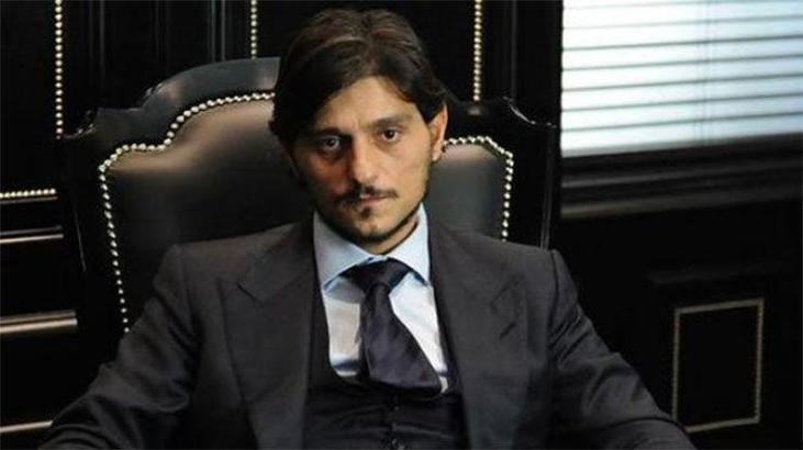 Dimitris Giannakopoulos: Pantalonu adamlar giyer sen etek giy