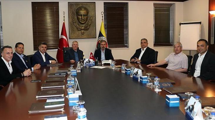Fenerbahçe Aykut Kocaman'ı KAP'a bildirdi