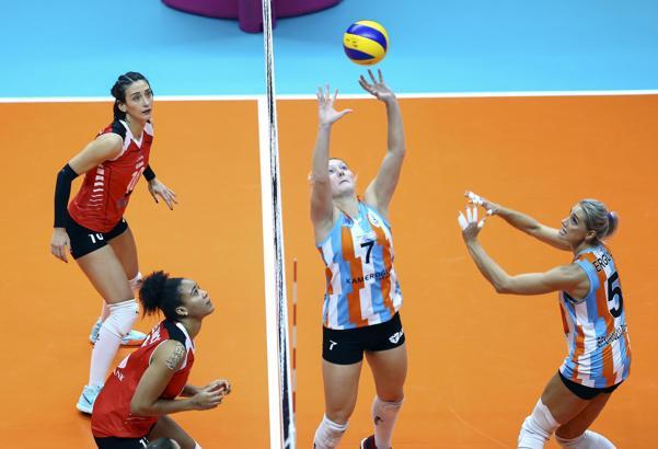 Halkbank: 1 - Kameroğlu Beylikdüzü Voleybol İhtisas: 3