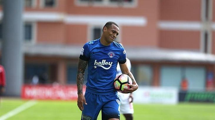 Beşiktaş Titi'yi renklerine bağlıyor