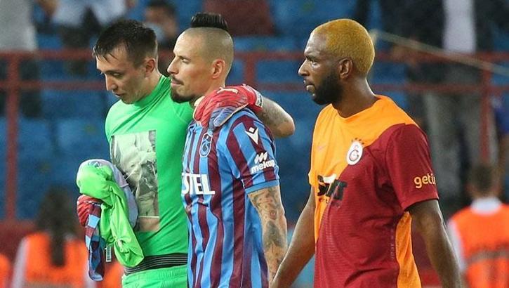Galatasaray'da Trabzonspor maçının faturası Babel ve Luyindama'ya kesildi!