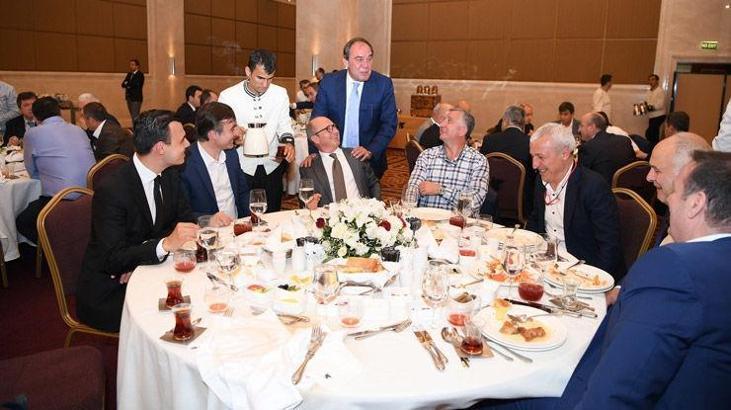 Yıldırım Demirören'den futbol ailesine iftar yemeği