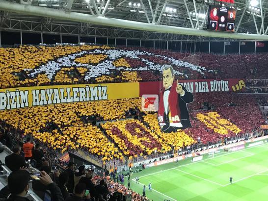 Galatasaray'dan muhteşem Fatih Terim koreografisi