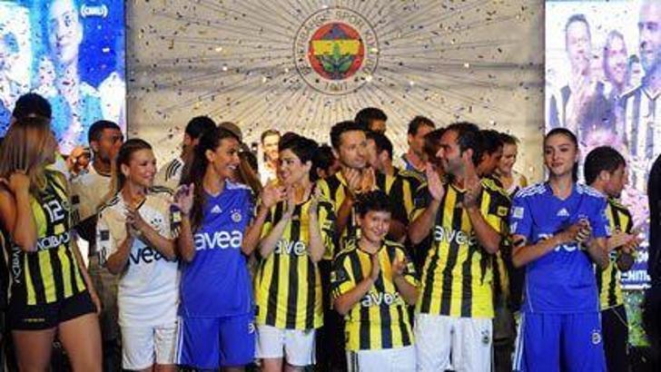 Fenerbahçe yeni formaları tanıttı