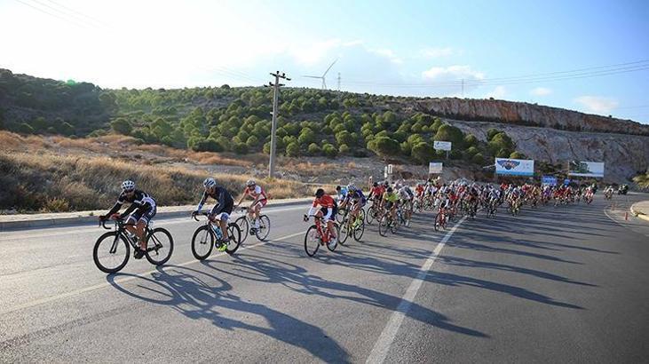 Veloturk Gran Fondo Çeşme'de 140 öğrenciye bisiklet hediye edilecek