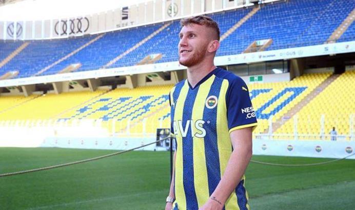 Burak Kapacak: Fenerbahçe camiası çok büyük bir camia