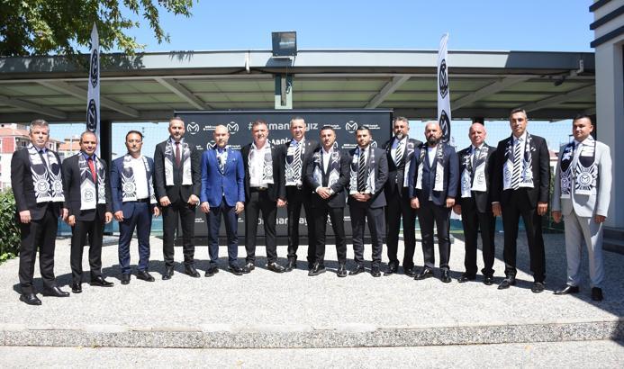 Manisa Futbol Kulübü'nde görev dağılımı yapıldı