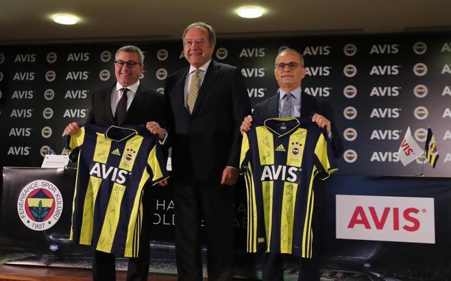 Fenerbahçe, forma göğüs sponsoru Avis ile sözleşme imzaladı