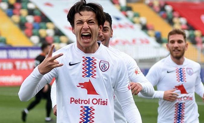 Enis Destan'ın transferi ertelendi, devre arasında ayrılıyor