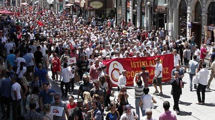 'İstiklal yürüyüşü'