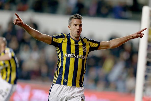 Van Persie'nin gözü Milan'da