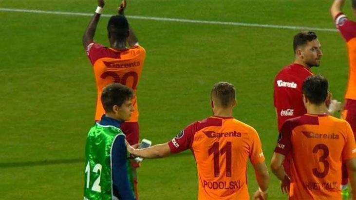 Podolski ayıp etti!