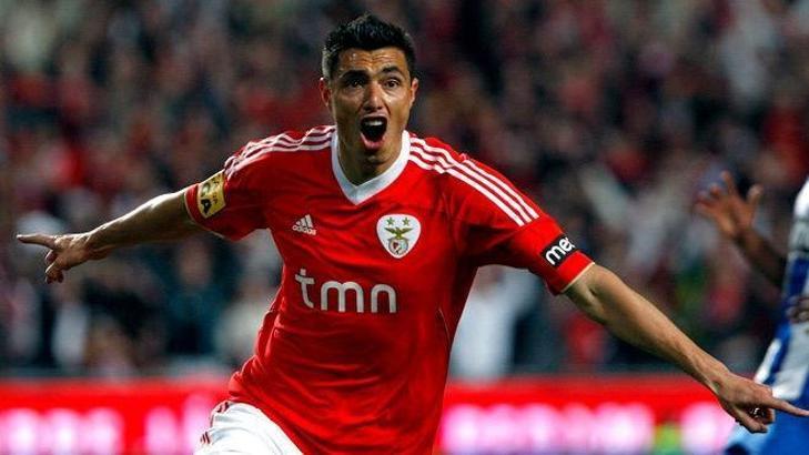 Fenerbahçe'nin gözdesi Cardozo satışa çıkıyor