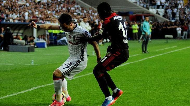 Caner Erkin ve Gökhan Gönül'den Fenerbahçe'ye nispet