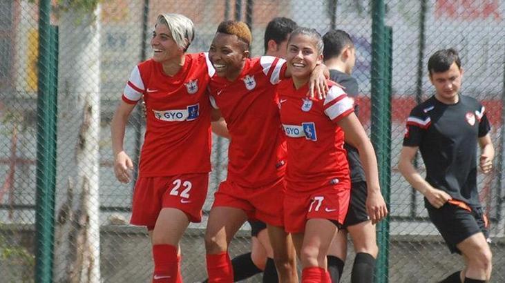 Şampiyon Konak Belediyespor!