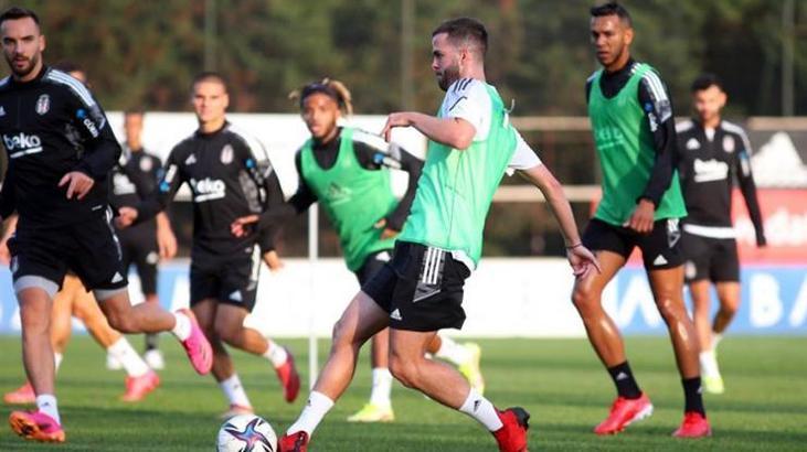 Miralem Pjanic Beşiktaş'ta ilk idmanına çıktı