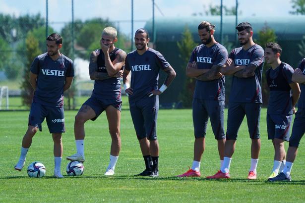 Trabzonspor'da Peres ve Dorukhan takımla çalıştı