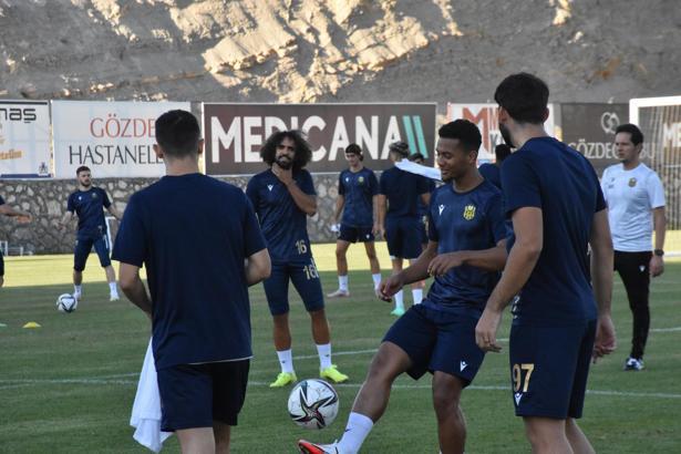Yeni Malatyasporlu futbolcular, Beşiktaş maçında galibiyete odaklandı