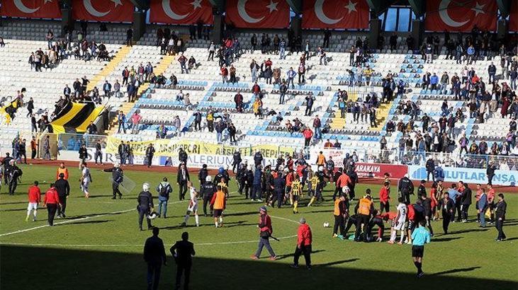 Skandal maçın galibi Arsin
