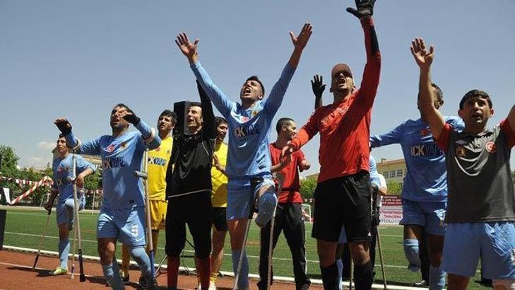 Ampute futbolda tarihi zafer
