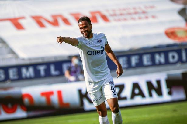 Konyaspor'da Isaac Thelin transferi iptal oldu