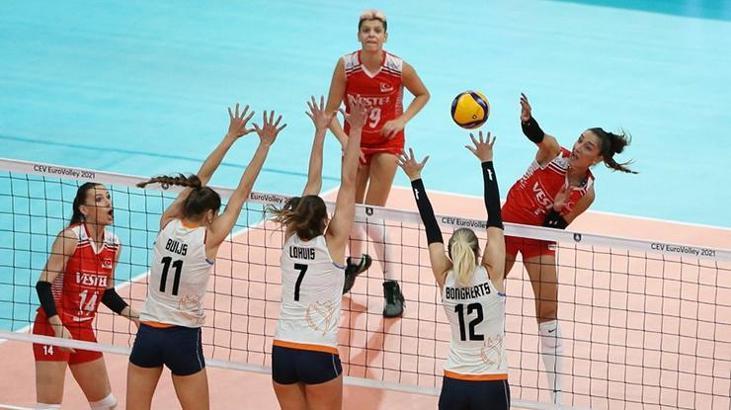 Bakan Kasapoğlu'ndan Filenin Sultanları için tebrik mesajı