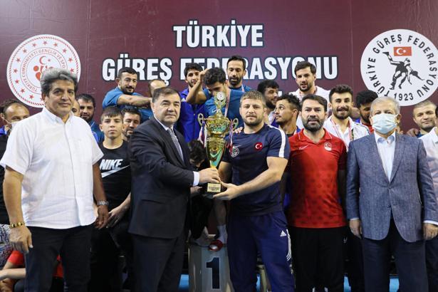 Serbest Güreş Süper Lig'de şampiyon ASKİ Spor