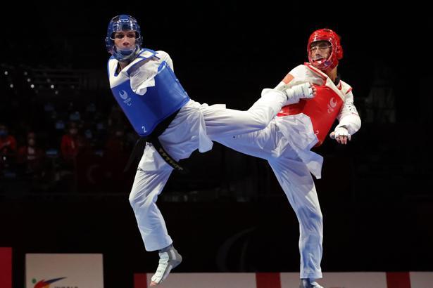 Mahmut Bozteke, bronz madalya için mücadele ettiği repesajda yarı finale yükseldi