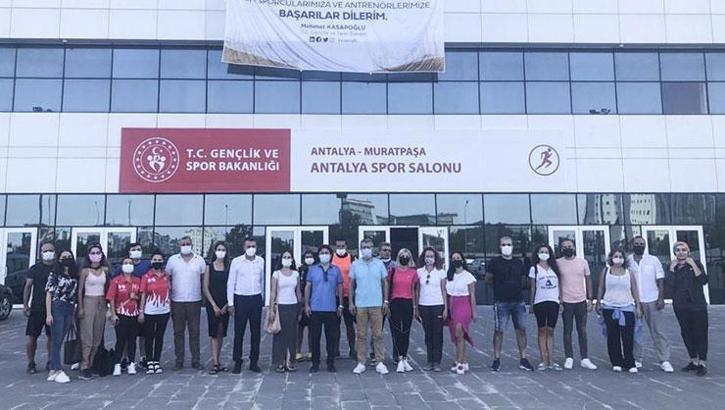 Cimnastik Federasyonu Başkanı Suat Çelen, Antalya'da inşaatı devam eden salonu inceledi