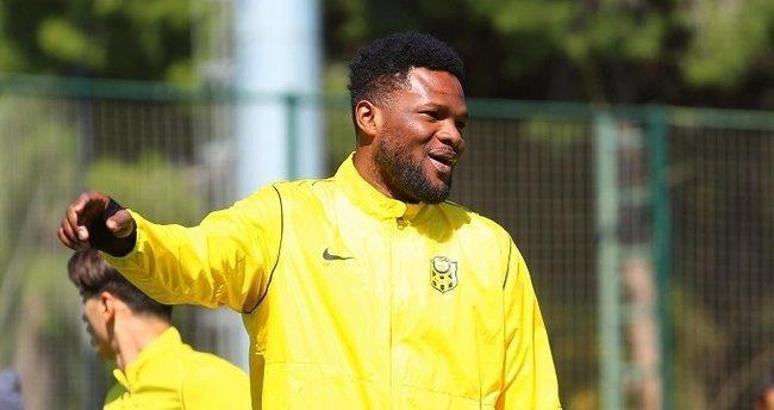 Yeni Malatyasporlu Tetteh sahalardan 3 hafta uzak kalacak
