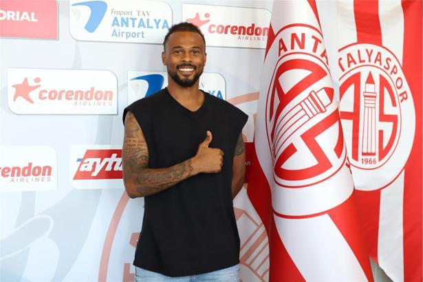 Antalyaspor, Fredy Ribeiro'nun sözleşmesini uzattı