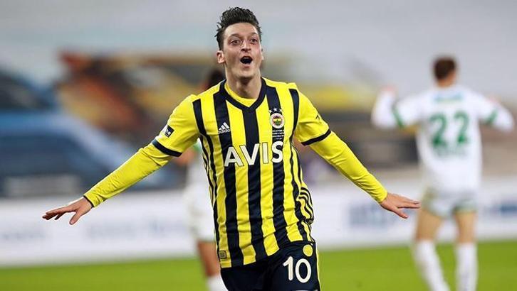 Fenerbahçeli Mesut Özil'den Arsenal paylaşımı