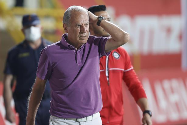 Mustafa Denizli'ye UEFA'dan jest
