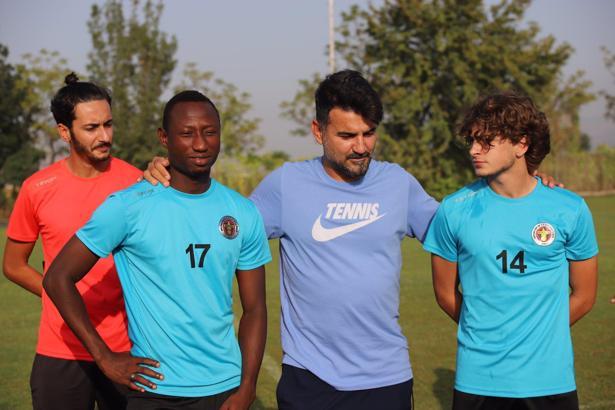 Menemenspor evinde Ümraniyespor'la oynayacak