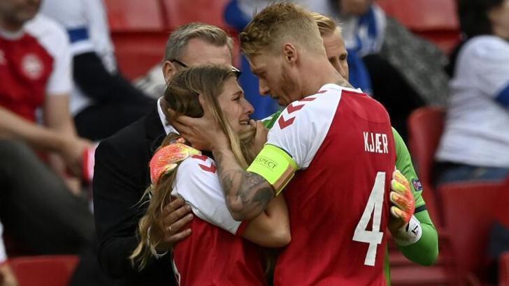 Simon Kjaer ve Danimarkalı sağlık görevlilerine büyük onur