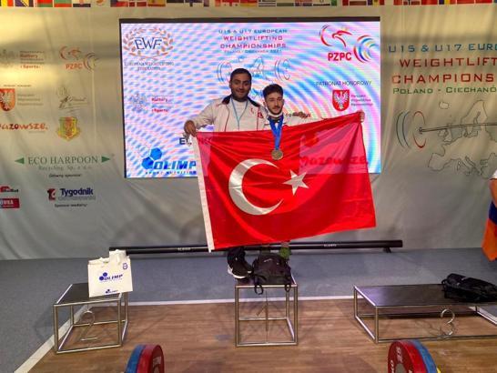 Yasin Erdoğan'ın evinde madalya sevinci