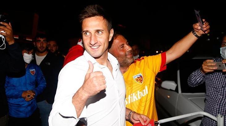 Mario Gavranovic'e Kayseri'de meşaleli karşılama