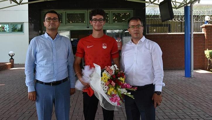Milli atlet Ersu Şaşma yurda döndü