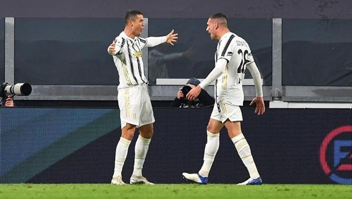 Cristiano Ronaldo, Juventus'tan ayrılan Merih Demiral'a veda etti