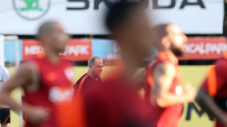 Son Dakika: Galatasaray'da Fatih Terim'den yeni transfer kararı!