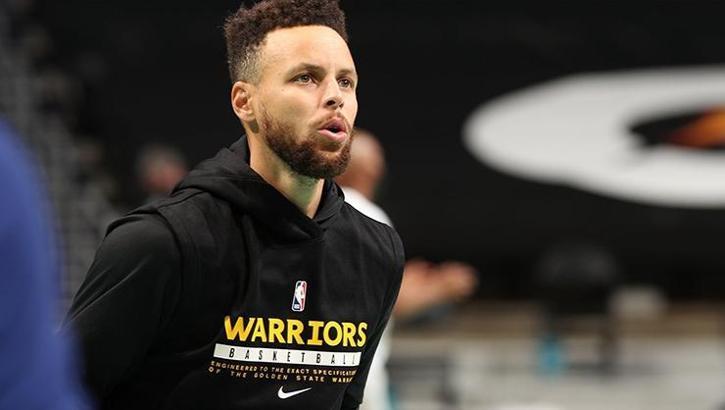 Golden State'li Stephen Curry tarihe geçti