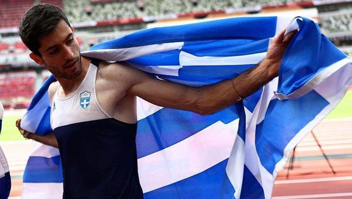 Atletizmde erkekler uzun atlamada altın madalyayı Yunan sporcu Tentoglou kazandı