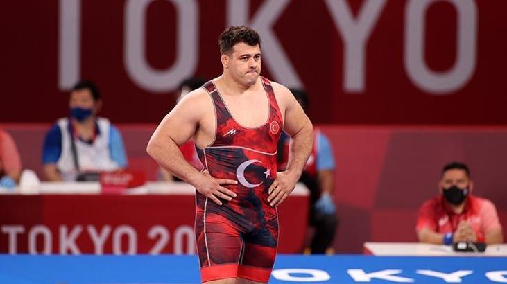 Son dakika! Rıza Kayaalp yarı finalde Kübalı rakibi Mijain Lopez'e yenildi