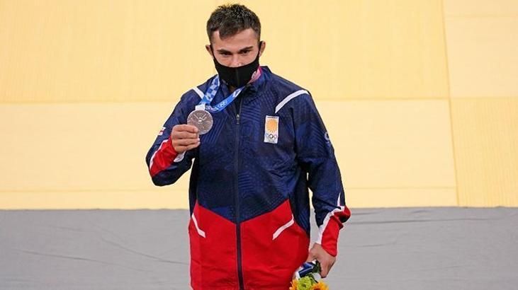 Gürcistan'ın iki sporcusu ülkelerine gönderdi