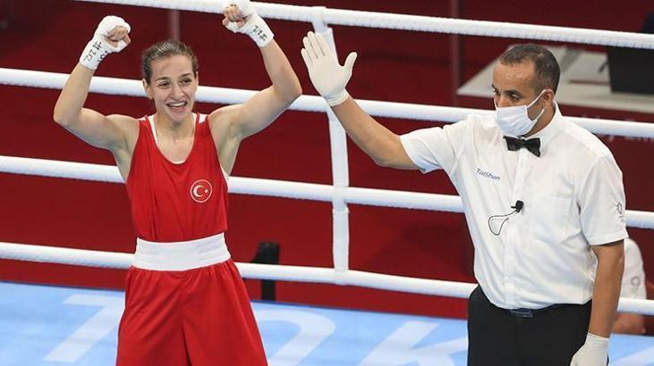 Boksta kadınlar 51 kiloda yarı finale çıkan Buse Naz Çakıroğlu, olimpiyat madalyasını garantiledi